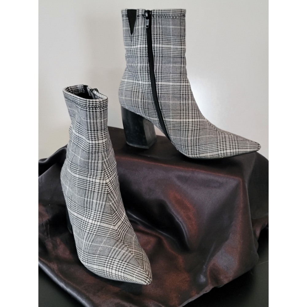 Jeffrey Campbell Plaid Pointed Toe Block Heel‎ Ankle Boots Grey Black Size 8.5